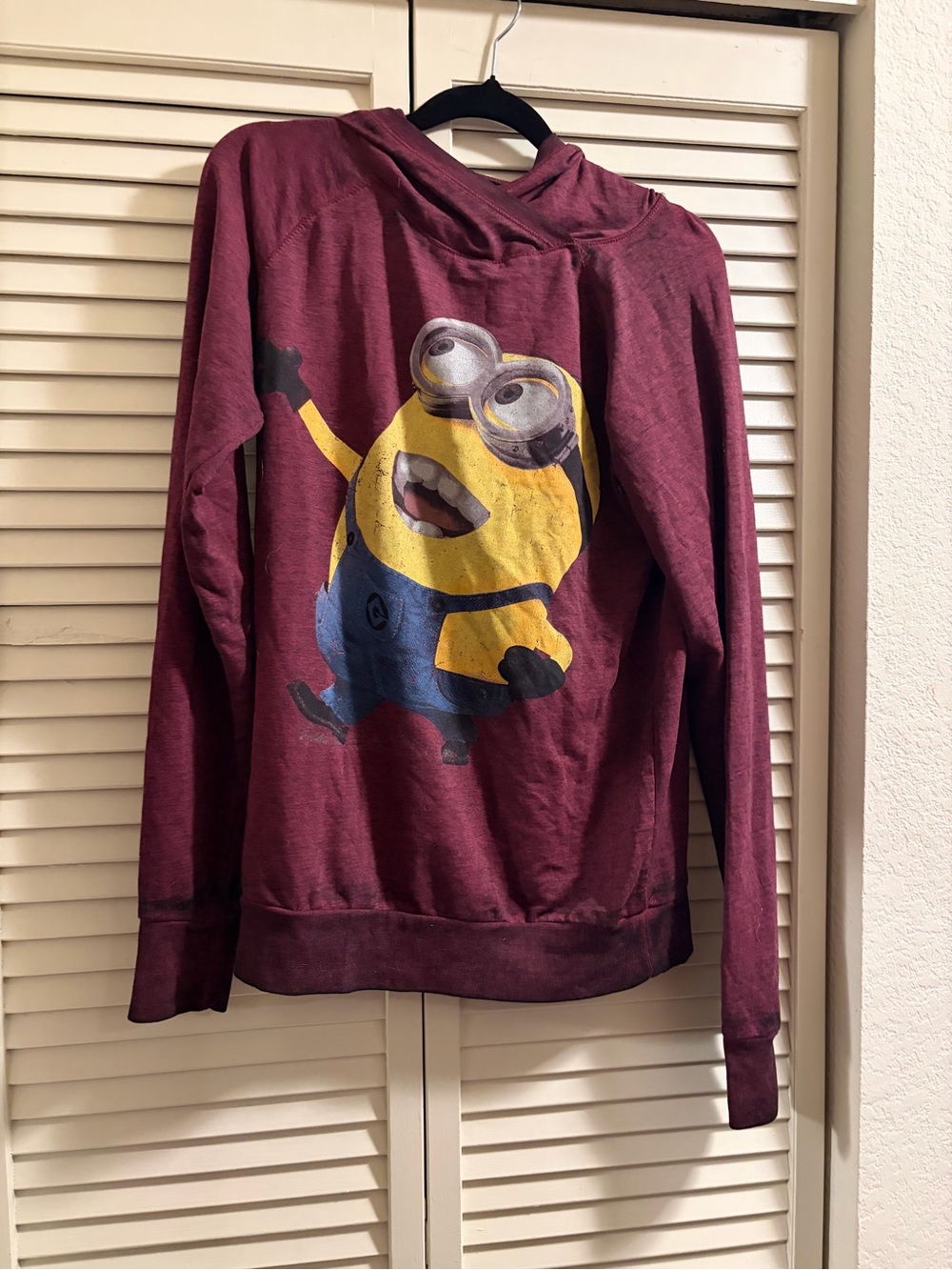 Source Unknown Maroon Cowl-Neck Sweater with Yellow Minion Print
